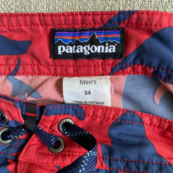 Patagonia Swim Trunks Men’s 34 Board Shorts Hawaiian Patter Red Blue - Picture 4 of 8